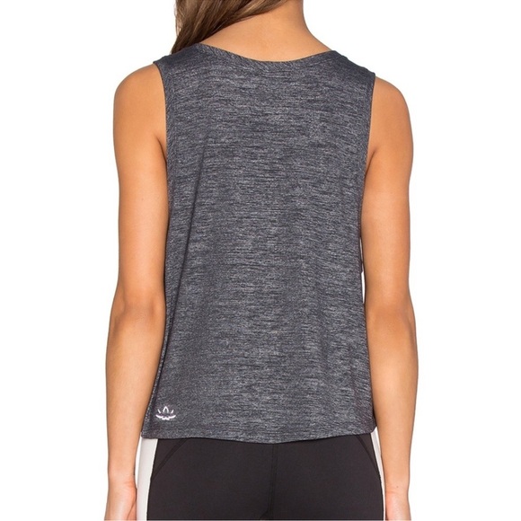 Beyond Yoga Cloud Heather Muscle Tank Top Gray Size Medium - Picture 2 of 9